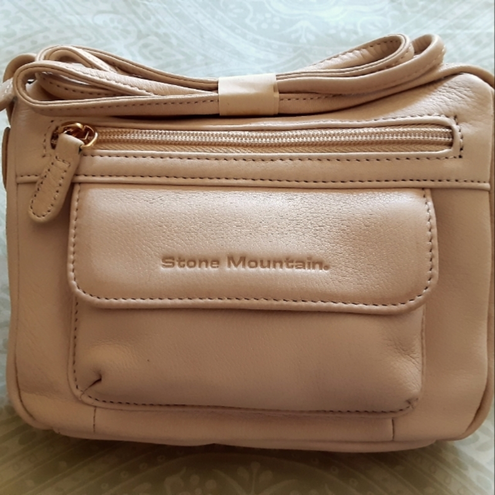 NWT Stone Mountain Small Leather Crossbody Purse